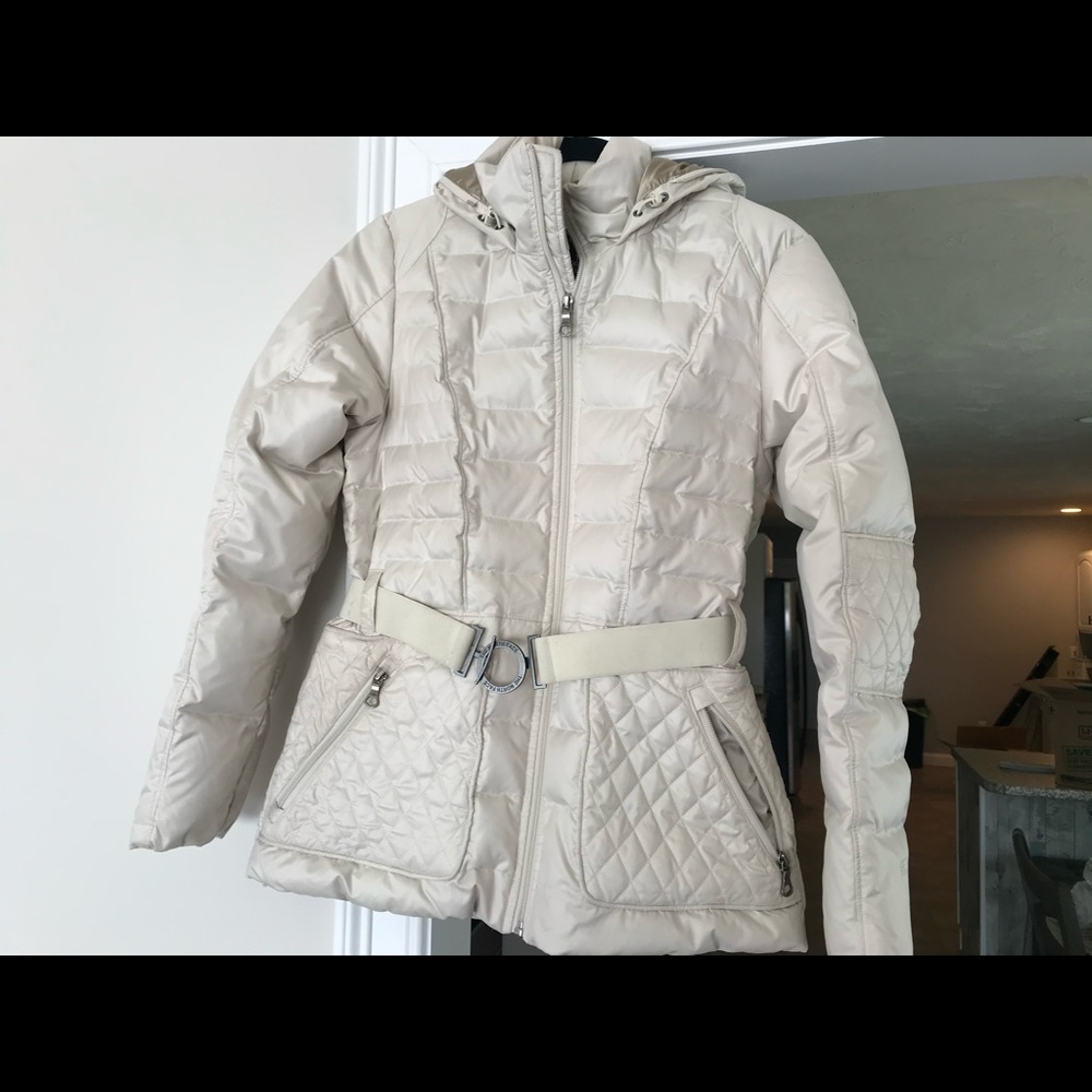 Like new...Beautiful Women’s North Face Coat (med)